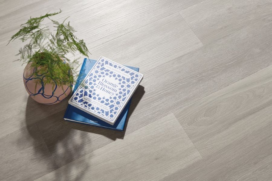karndean wood-effect luxury vinyl flooring planks